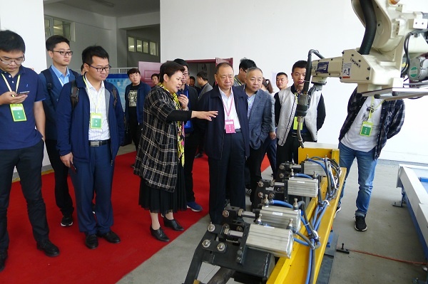 维多利亚老品牌vic(集团)官方网站