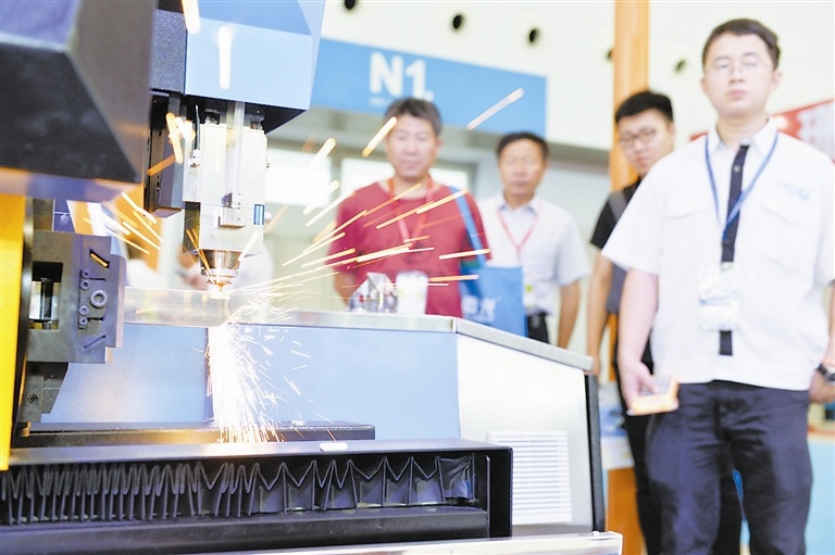 维多利亚老品牌vic(集团)官方网站