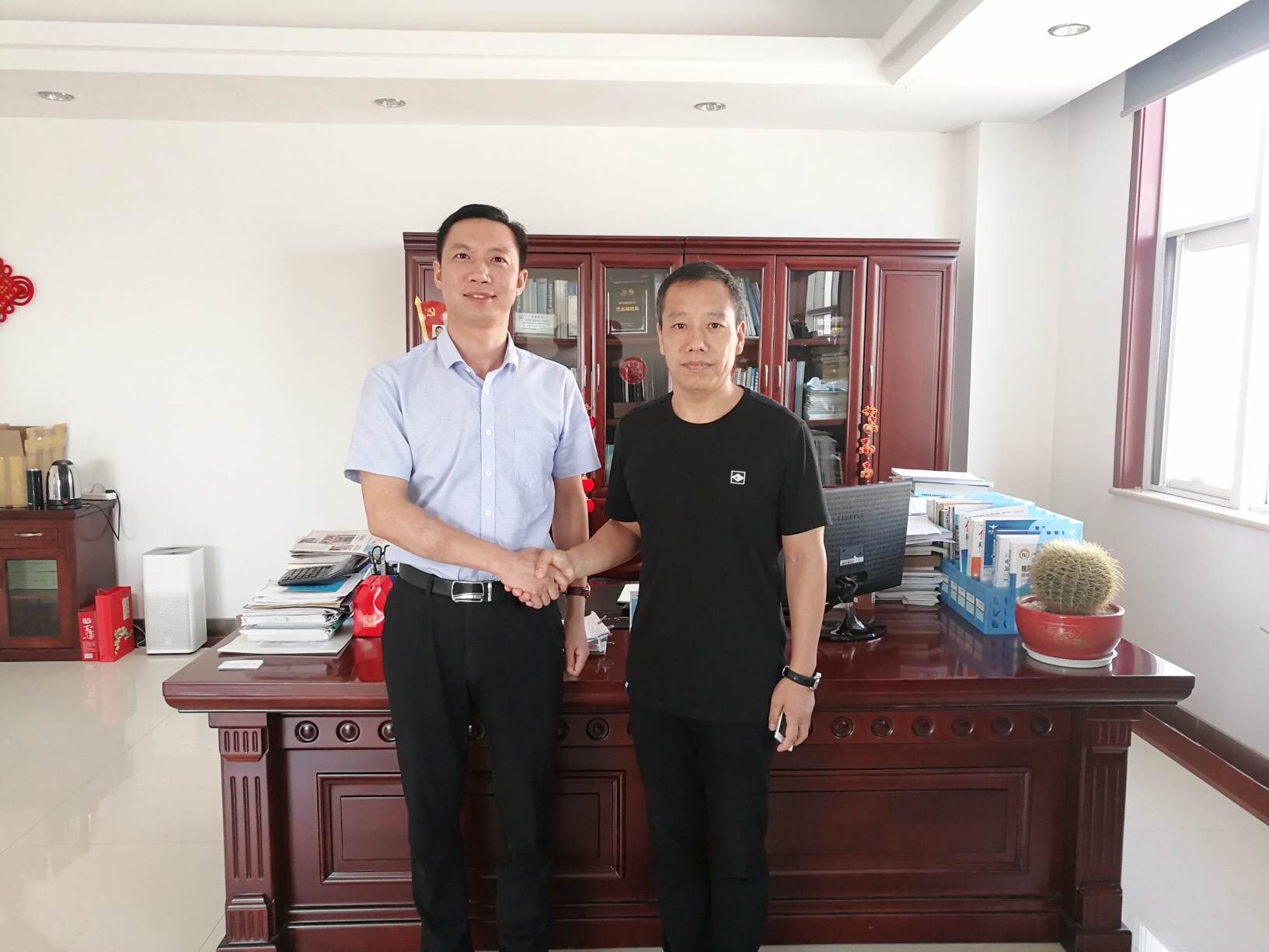 维多利亚老品牌vic(集团)官方网站